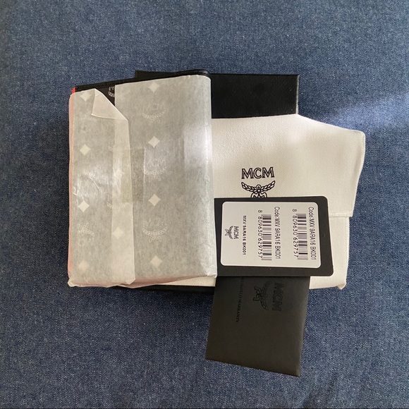 Sold MCM passport holder wallet with zip pocket - Picture 11 of 11